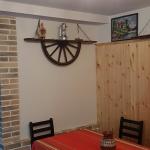 Полилеи от автентични дъбови бъчви с 3  ръчно изработени дървени чашки!