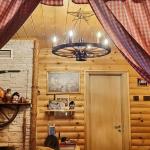 Полилеи от автентични колела от каруца с ръчно изработени дървени чашки!