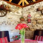 Рафт-етажерки  от автентични реставрирани колела от каруца!