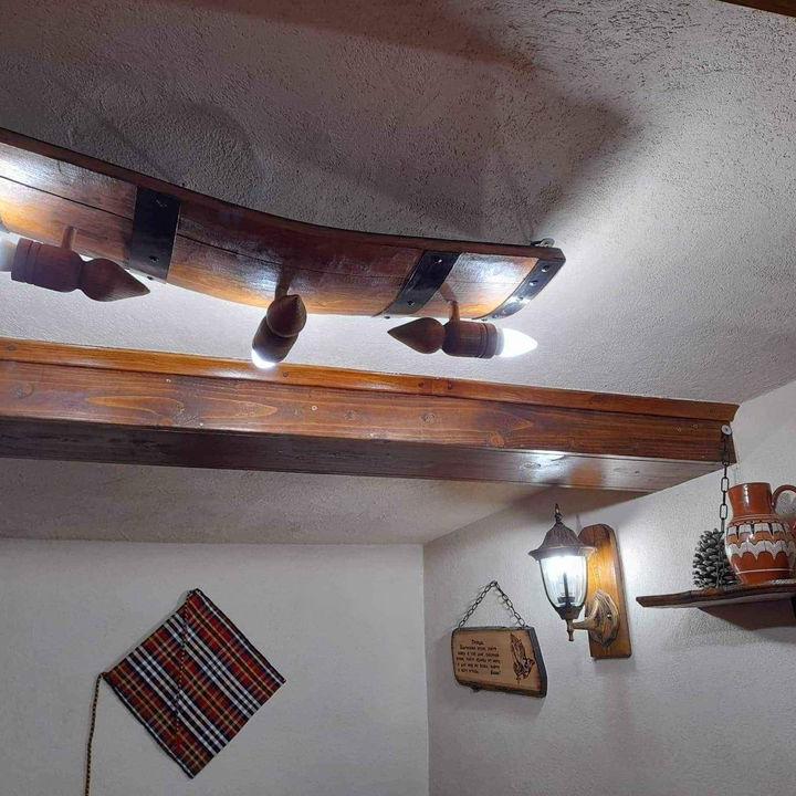 Полилеи от автентични реставирани дъбови бъчви с 3 ръчно изработени дървени чашки-конус!