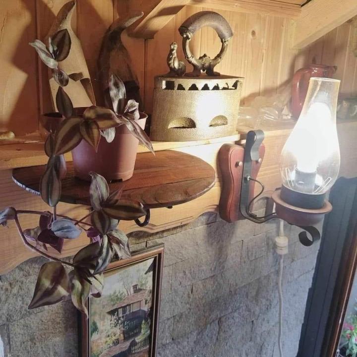 Етажерки-цветарници от дъбов масив(автентични бъчви) с ковано желязо!