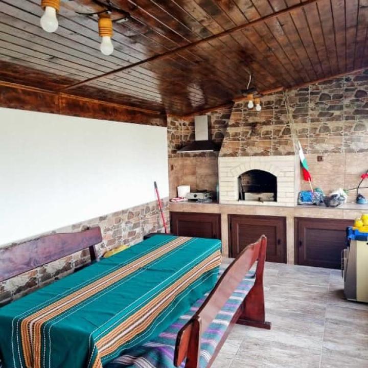 Полилеи от автентични дъбови бъчви с 2 ръчно изработени дървени чашки!