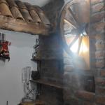 Вертикални стенни лампи с колело от каруца и 2 ръчно изработени дървени чашки!