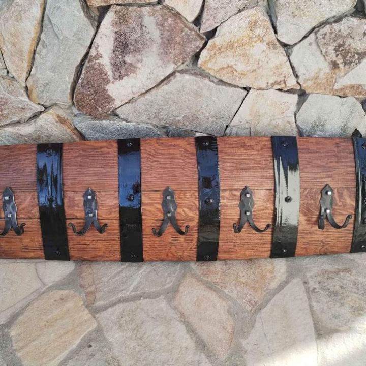 Закачалки от автентични реставрирани дъбови бъчви с ръчно ковани окачвачи-хоризонтални!