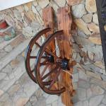 Рафт-лампи от автентични колела от каруца с 3 ръчно изработени дървени чашки!