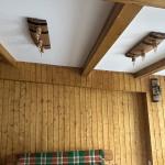 Полилеи от автентични дъбови бъчви с 3  ръчно изработени дървени чашки!