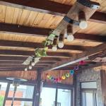 Полилеи от автентични реставрирани бъчви с 4 ръчно изработени дървени чашки!