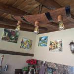 Полилеи от автентични дъбови бъчви с 3  ръчно изработени дървени чашки!