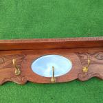 Старинна дъбова закачалка с рафт отгоре, огледало и дърворезба!