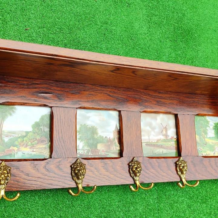 Уникална старинна масивна дъбова закачалка с рафт, двойни окачвачи и порцеланови плочки!