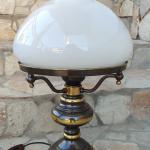 Уникална голяма настолна лампа с две стъкленици!