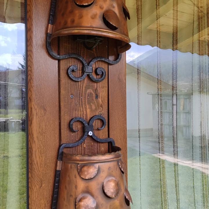 Старинни стенни лампи аплици с метални капаци в меден цвят и ковано желязо!